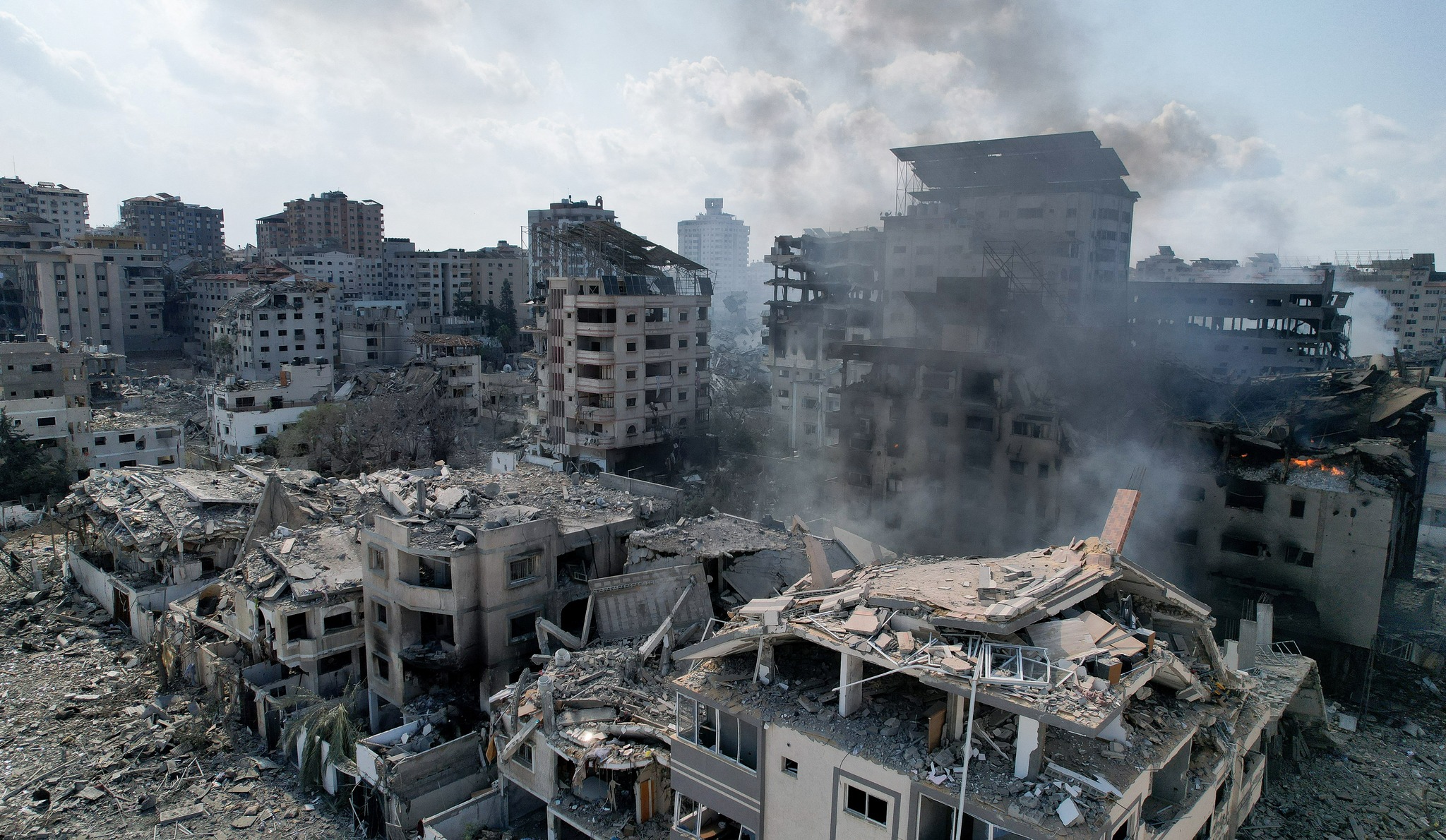 اختفاء معالم الشوارع والبنايات في غزة جراء القصف العنيف خلال الهجمات الإسرائيلية2