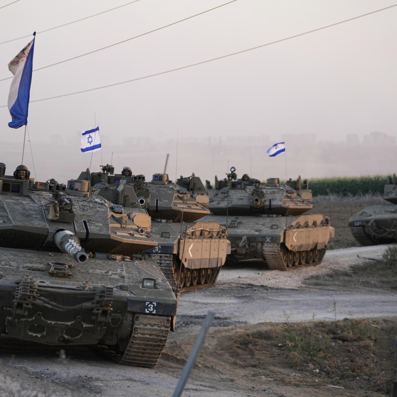 عشرات الدبابات الإسرائيلية تتوغّل في جنوب قطاع غزة